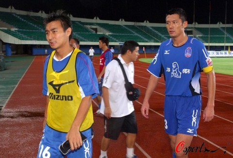 东体：省超想持续火爆应提高技战术、制度联赛化、培养年轻人（东体：省超要持续走红，须提升技战术、推进联赛化管理并加大年轻球员培养）