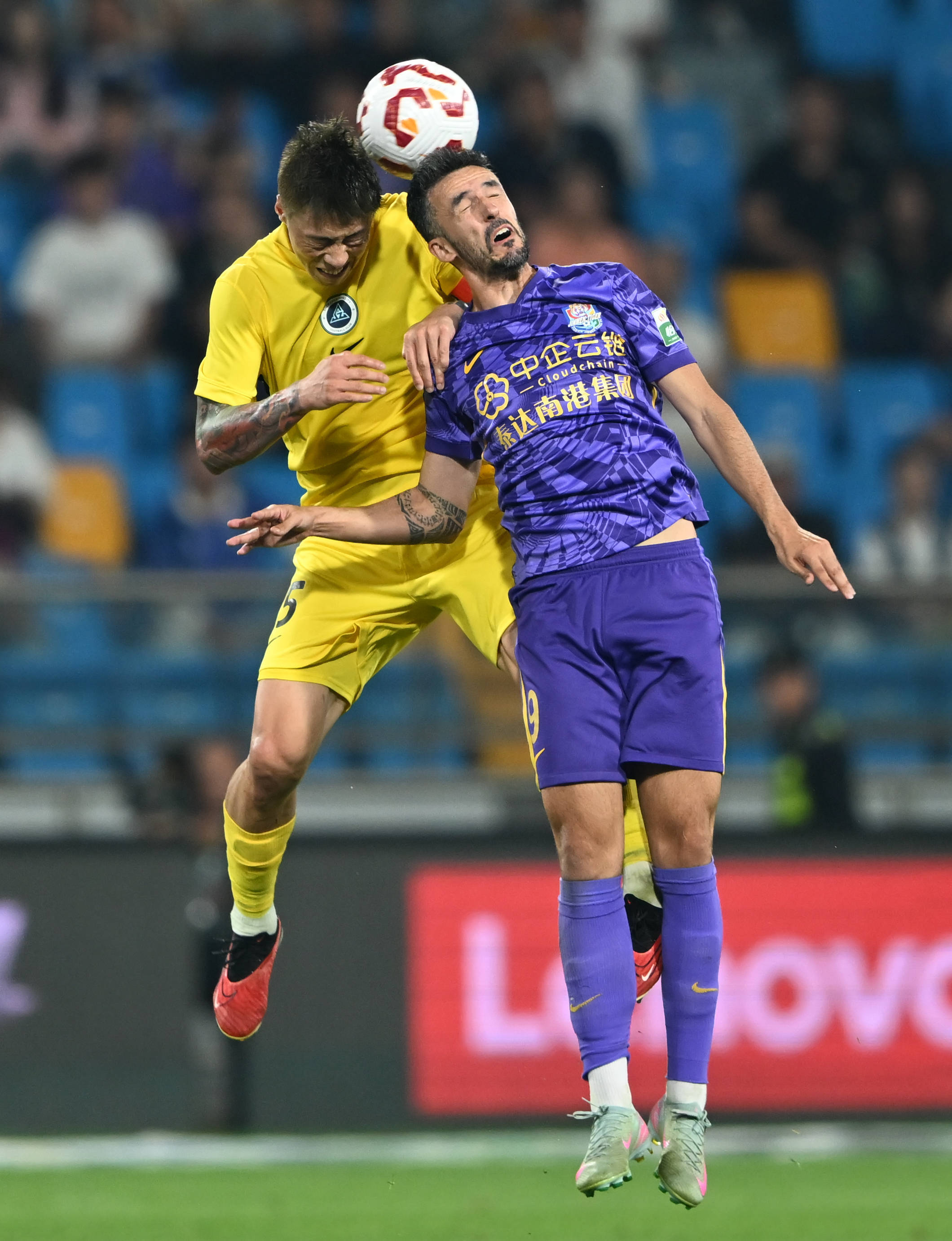 邮报：曼联与92班的关系很微妙，有时候较好有时候很差（邮报：曼联与92班关系起伏不定，时而融洽、时而紧张）