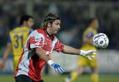 送出角球助攻，恰尔汗奥卢当选国米客胜维罗纳全场最佳球员（凭借角球助攻，恰尔汗奥卢荣膺国米客胜维罗纳全场最佳）